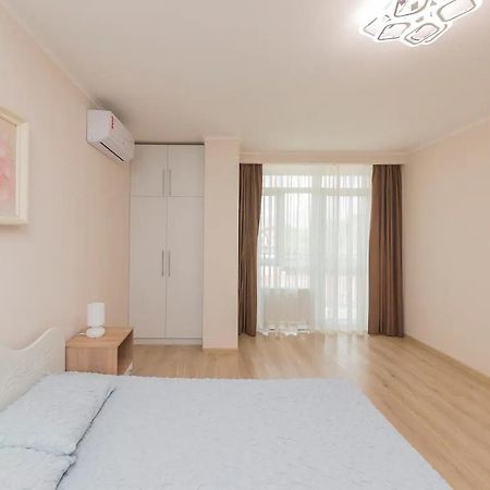 Comfortable Apartment In The Centre Odessza Kültér fotó