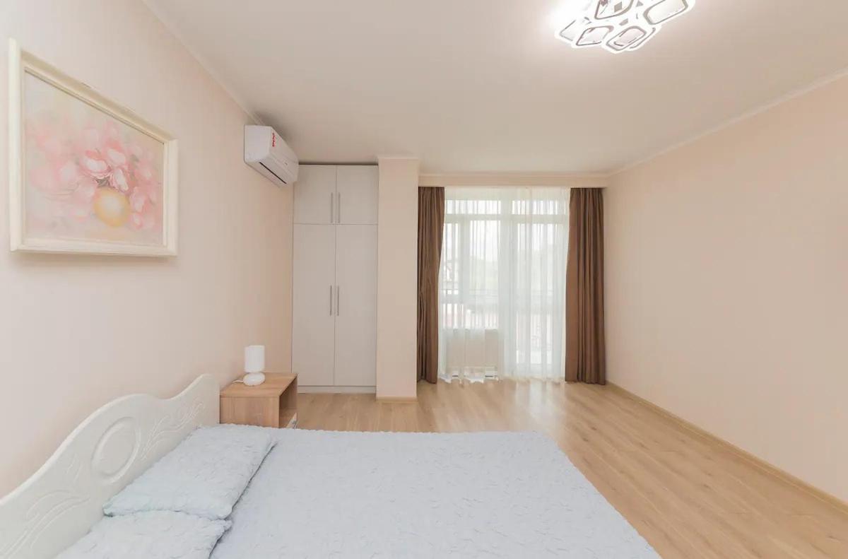 Comfortable Apartment In The Centre Odessza Kültér fotó